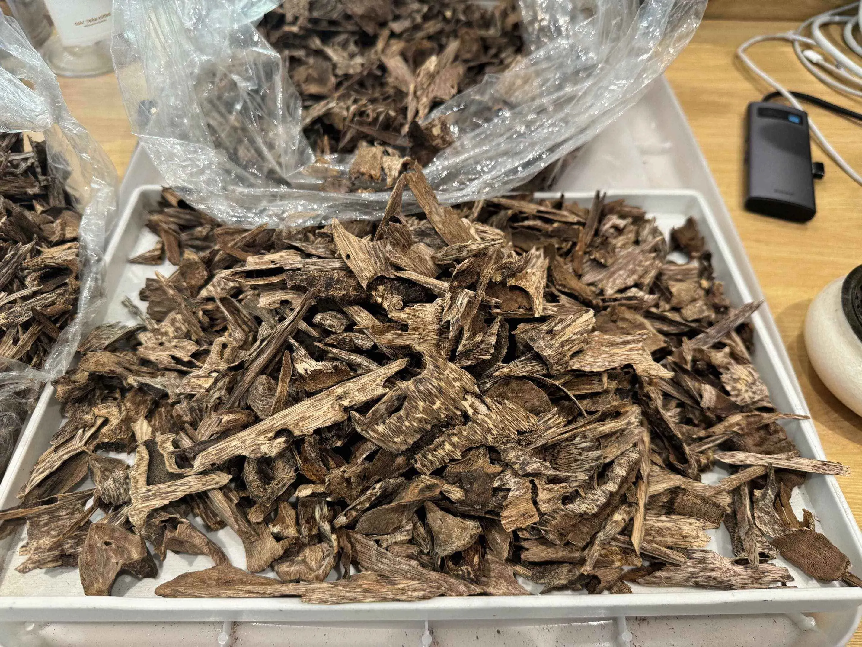 Premium Vietnamese “Kien” Agarwood Chips – Natural Oud Pieces for Home Fragrance &amp; Rituals